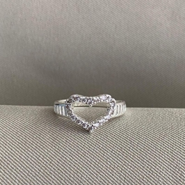 ANEL CORAÇÃO VAZADO CRAVEJADO