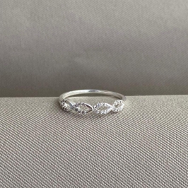 ANEL VAZADO COM ZIRCONIAS