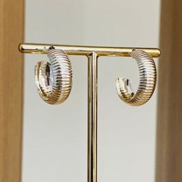 BRINCO ARGOLA COM DETALHES