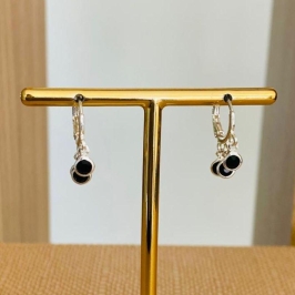 BRINCO ARGOLINHA ARTICULAVEL ZIRCONIAS PRETAS