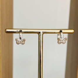 BRINCO ARGOLINHA COM BORBOLETA