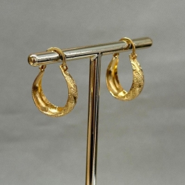 BRINCO ARGOLINHA COM DETALHES