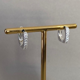 BRINCO ARGOLINHA QUADRADA CRAVEJADA