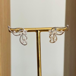 BRINCO ASA DE BORBOLETA COM ZIRCONIA