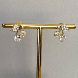 BRINCO CEREJA CRAVEJADA