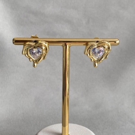 BRINCO CORAÇÃO COM ZIRCONIA MINIMALISTA