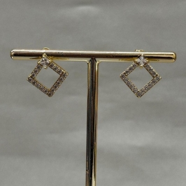 BRINCO CRAVEJADO COM ZIRCONIAS