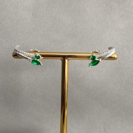 BRINCO EAR CUFF COM ZIRCONIA ESMERALDA