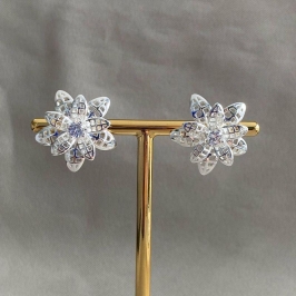 BRINCO FLOR COM ZIRCONIA