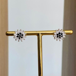 BRINCO FLOR CRAVEJADA