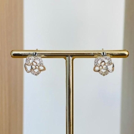 BRINCO FLOR CRAVEJADO