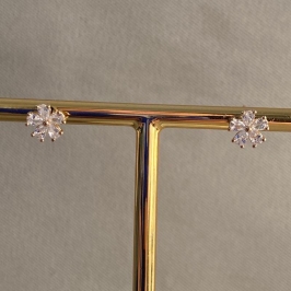 BRINCO FLORZINHA ZIRCONIA