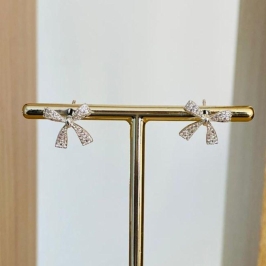 BRINCO LACINHO CRAVEJADO