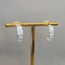 BRINCO MEIA ARGOLA CRAVEJADA