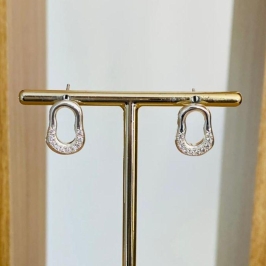 BRINCO OVAL CRAVEJADO