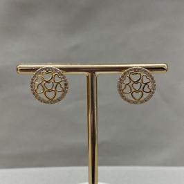 BRINCO REDONDO CORAÇÕES CRAVEJADO EM VOLTA