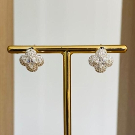 BRINCO TREVO CRAVEJADO