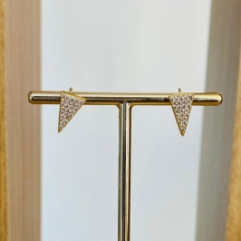 BRINCO TRIANGULO CRAVEJADO