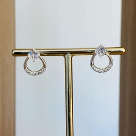 BRINCO VAZADO CRAVEJADO