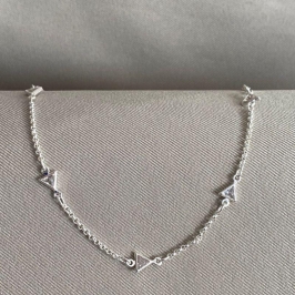 CHOCKER COM ZIRCONIA TRIANGULO