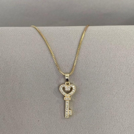 COLAR COM CHAVE CRAVEJADA