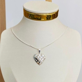 COLAR CORAÇÃO VAZADO