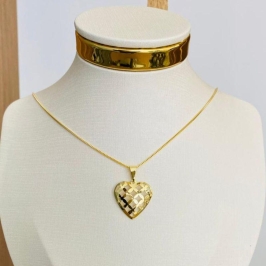 COLAR CORAÇÃO VAZADO