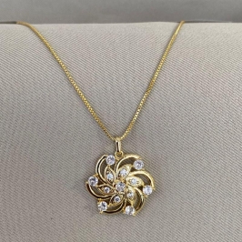 COLAR FLOR COM ZIRCONIA CRISTAL