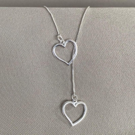 COLAR GRAVATINHA DOIS CORAÇÕES