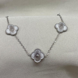 PULSEIRA 3 TREVOS PRATEADA STEEL