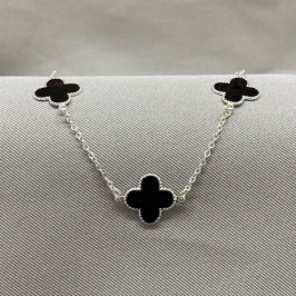 PULSEIRA COM 3 TREVOS ELO CADEADO