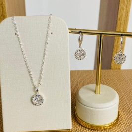 CONJUNTO INFANTIL TREVO COM ZIRCONIAS