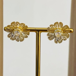 BRINCO FLOR COM ZIRCONIA