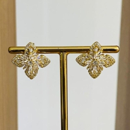 BRINCO FLOR CRAVEJADA