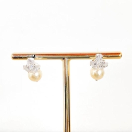 BRINCO PÉROLA COM ZIRCONIA