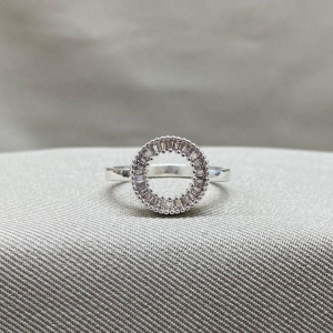 ANEL CIRCULO COM ZIRCONIA BAGUETES
