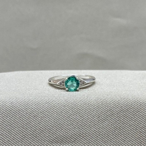 ANEL COM ZIRCONIA REDONDA VERDE