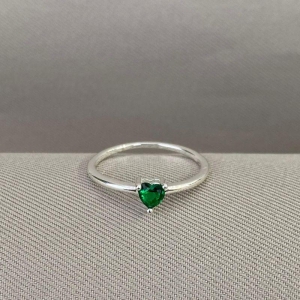 ANEL SOLITARIO CORAÇÃO VERDE ESMERALDA
