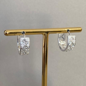 BRINCO ARGOLA COM ZIRCONIAS