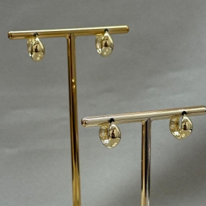 BRINCO DUPLA PAR DE GOTA ONDULADO 15/17MM