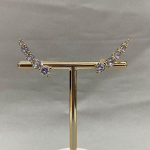 BRINCO EAR CUFF COM ZIRCONIAS CRISTAIS