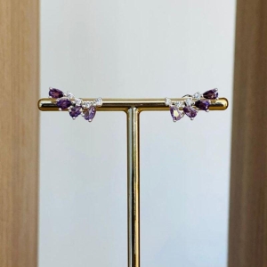 BRINCO EARCUFF ZIRCONIAS ROXAS