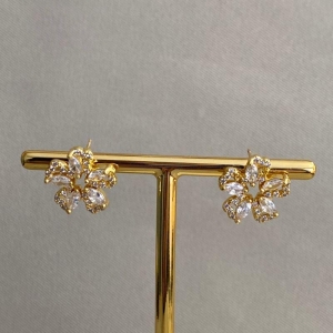 BRINCO FLOR COM ZIRCONIA