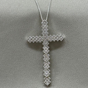 COLAR CRUZ MALEÁVEL CRAVEJADA