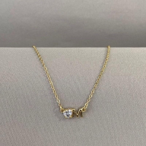COLAR LETRA M COM CORAÇÃO ZIRCONIA