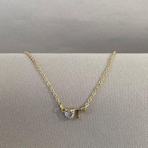 COLAR LETRA T COM CORAÇÃO ZIRCONIA