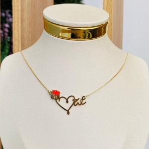 COLAR MÃE CORAÇÃO E ROSA COM RESINA