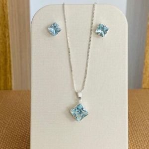 CONJUNTO QUADRADO AZUL CLARO