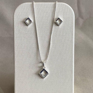 CONJUNTO QUADRADO CRAVEJADO A PONTA