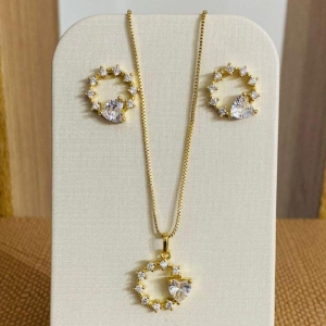 CONJUNTO REDONDO CRAVEJADO